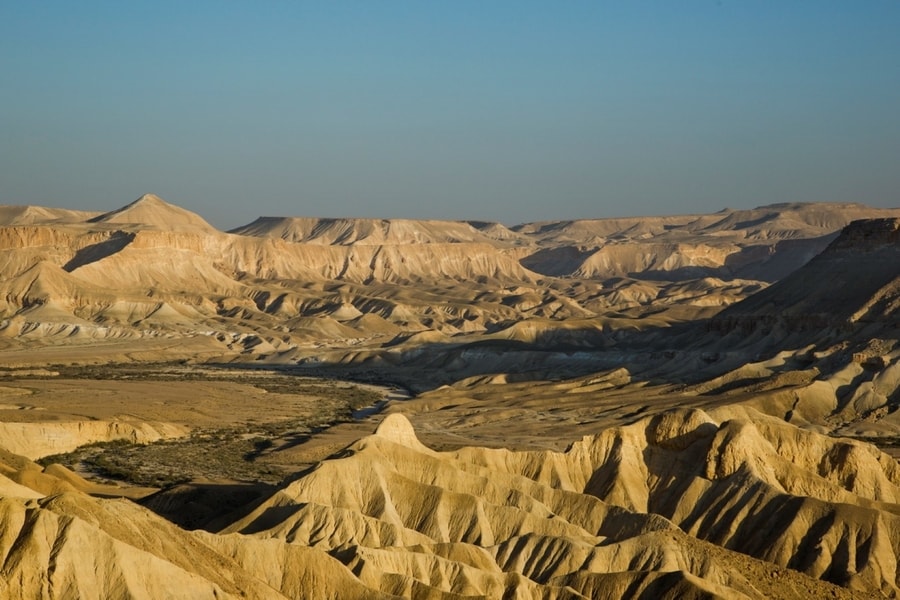 בקעת צין - שביל הר הנגב - טיולים אתגריים בארץ. צילום אייל וטל ברטוב